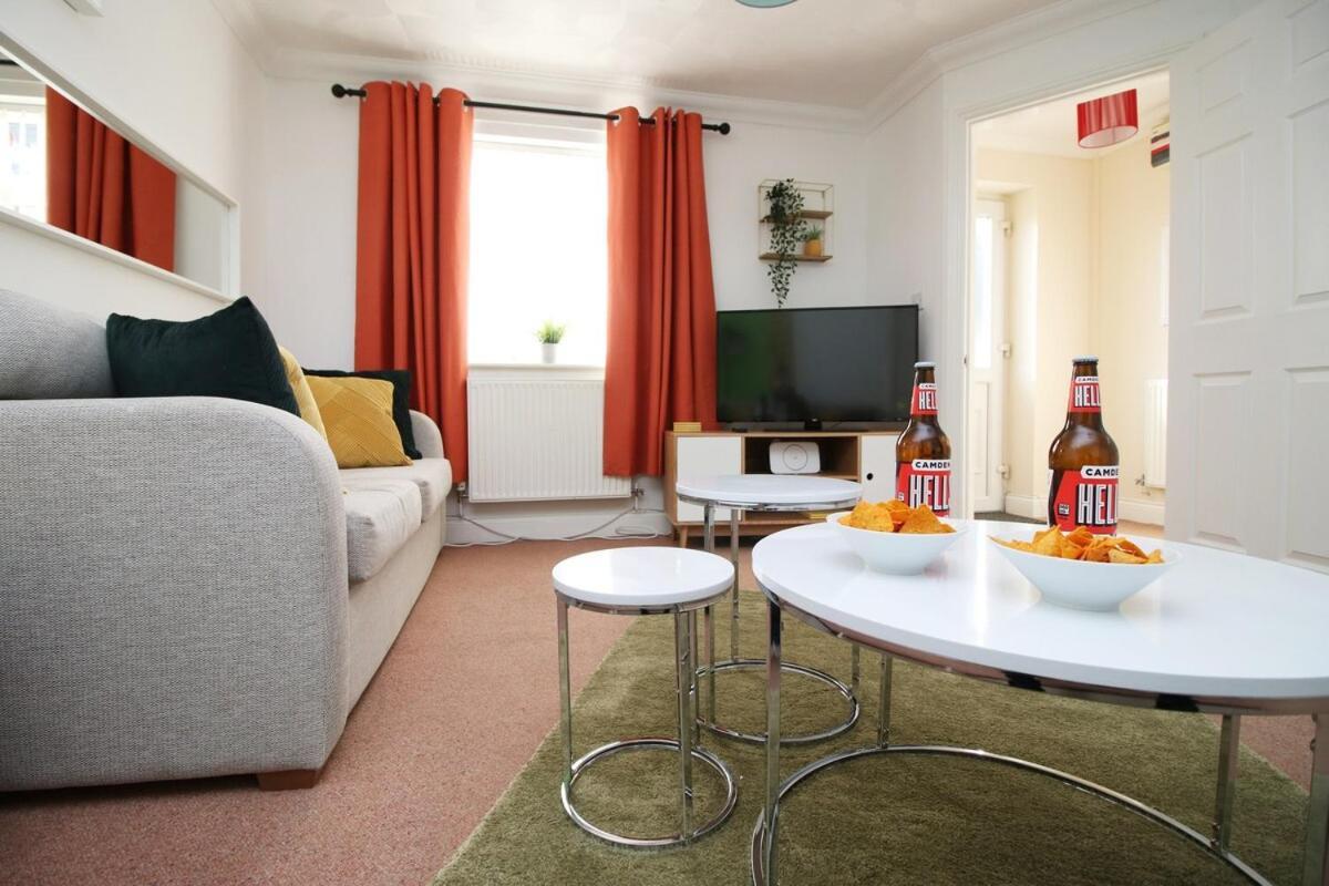 3 Bed With Free Parking - Merriotts 1 By Ty Sa Hotel Newport  Exterior photo